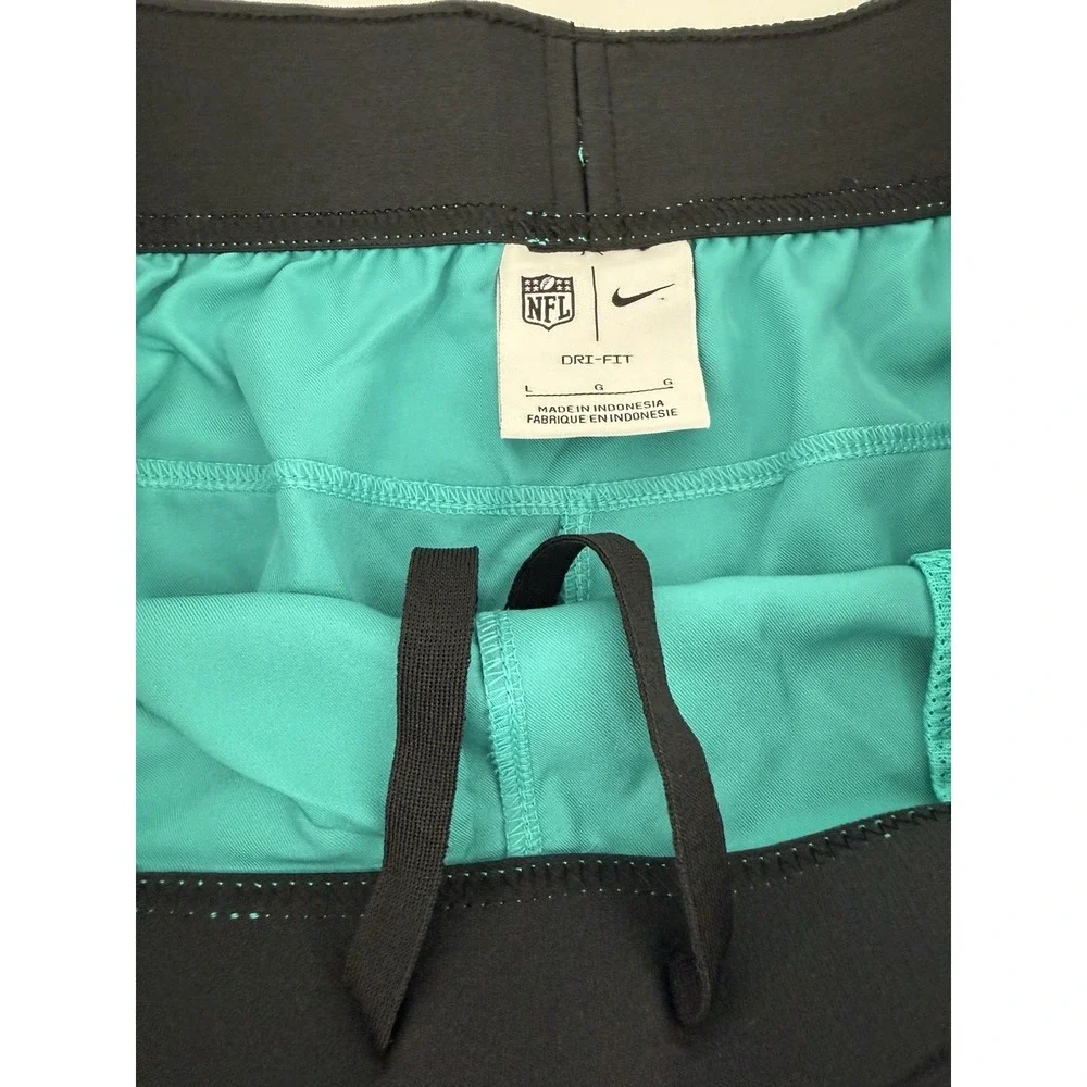 NFL Miami Dolphins Shorts Men's Large‎ Team Issued Nike Dri Fit Drawstring Teal